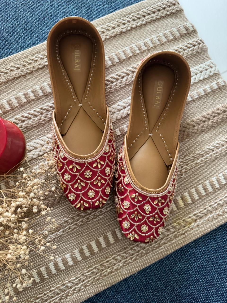 Buy Ethnic Designer Juttis for Women – GULRAJ by Shreya Dwivedi